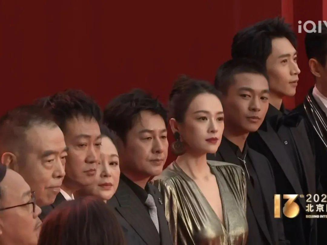 胡先煦|内娱普男聚会？北京这场红毯，欧豪发福，陈飞宇嘴凸，胡先煦变丑