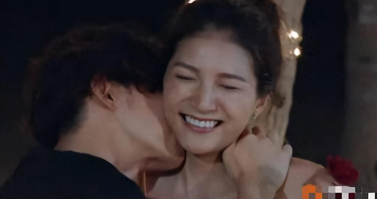 “黑道太子爷”娱乐圈公开选妃,25个女嘉宾为他上演《甄嬛传》名场面