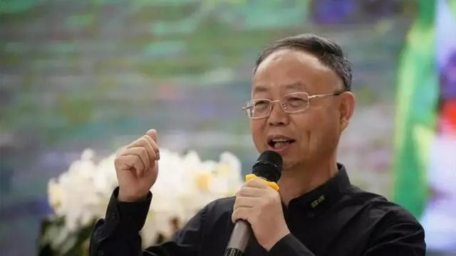 钓鱼大师易哲：垂钓界最懂鱼饵的创新者，以拉饵技术闻名钓坛