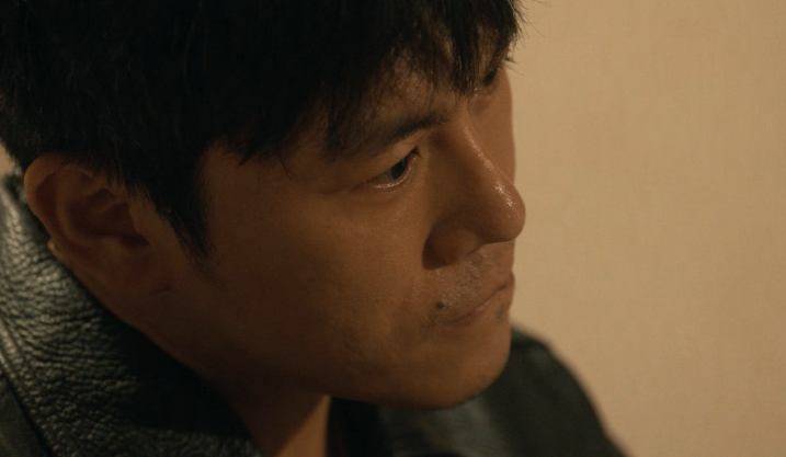 45岁的秦昊,从头到尾“歪脖子”,拿出了“教科书”级别的演技