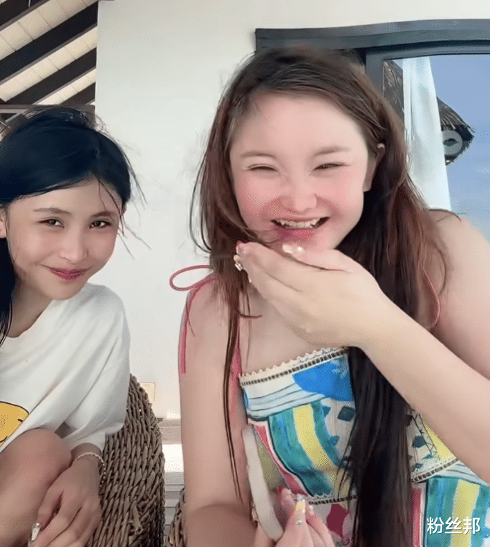 网红猫妹妹奖励年终奖,给助理转账100万,远超一线明星助理收入