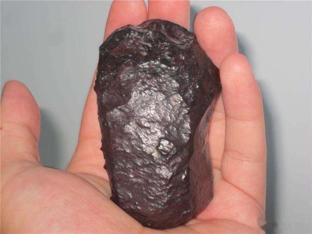 文玩|揭秘“异类文玩”陨石的详细种类、真假分辨以及具体的价格