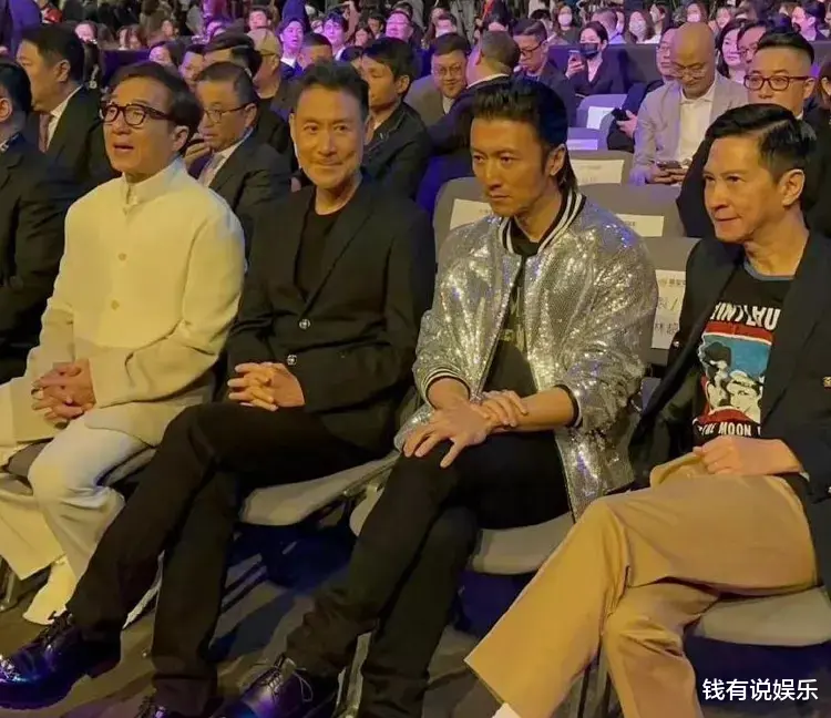 谢霆锋|谢霆锋一日官宣三部新片,同框张学友面带微笑,脚踩厚底鞋抢镜