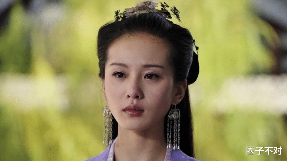 笑死!当年她眉间那颗痣太绝了,只可惜后来为了吴奇隆点掉了~