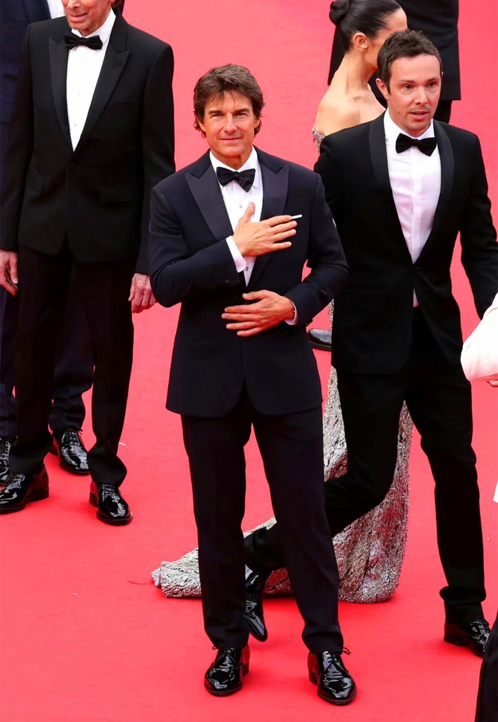 戛纳电影节|网红博主扎堆去戛纳并不奇怪,3万块就能走红毯