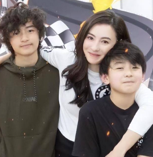 这一次,42岁狂发飙的谢霆锋让世界刮目相看