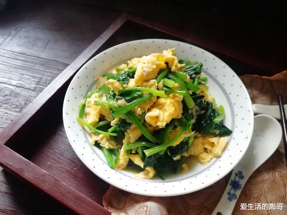 年龄大要管住嘴！人过50建议：多吃4样，少吃4样，腿脚有劲身体好