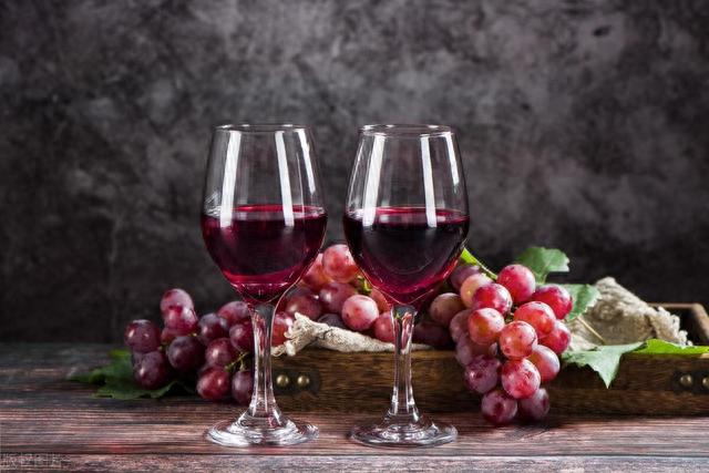 |家里的红酒过期怎么办?还能继续喝吗?行家:不要再被被误导了