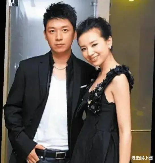 董洁新恋情曝光？夜会小鲜肉吃烛光晚餐，直播收入已上亿