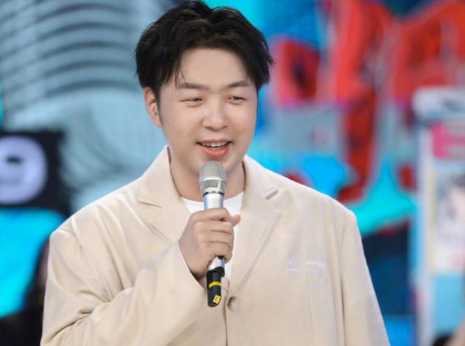 杜海涛家庭背景曝光：父亲竟是江南首富，王思聪也需谦让三分