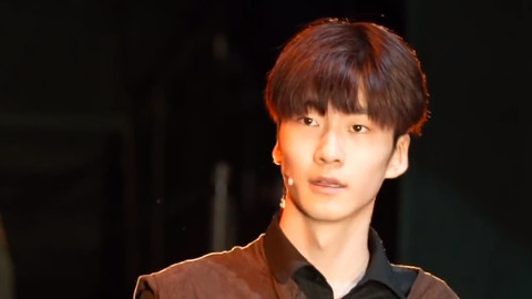 陈冠希|张亮儿子身高猛长！15岁1米89超过爸爸，穿长裙演公主太敬业