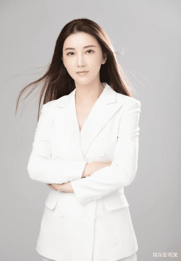 外来媳妇本地郎|《外来媳妇本地郎》46岁湛江美女伍燕，已嫁富商生子，生活幸福！