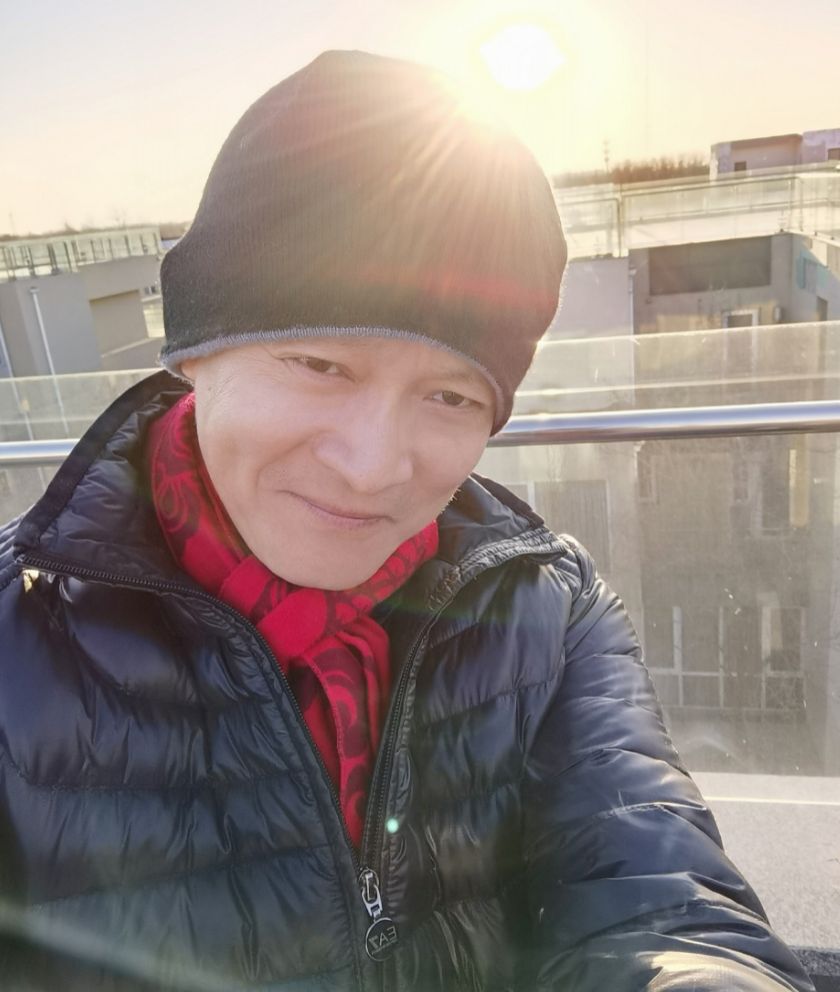 杨志刚|演员杨志刚:被哥哥郭靖宇捧红,娶小师妹张静,婚后钱都归妻子管