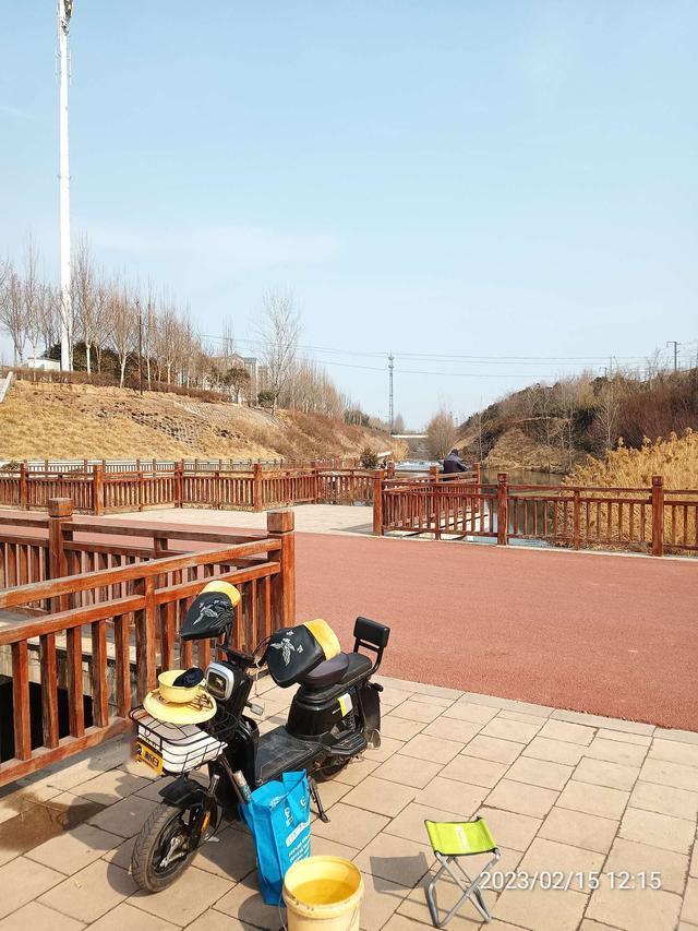 |【钓鱼之家虾粉】天气晴好渔人多,争分夺秒享欢乐