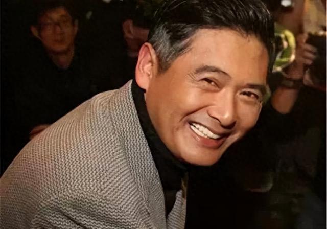 周润发裸捐56亿背后的心酸:无儿女,患糖尿病,一个月花8百元