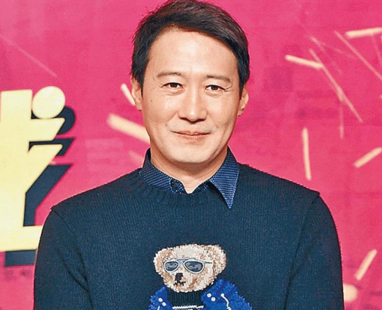 乐基儿晒照官宣离婚,插足后6年致男方破产,曾4年花黎明7亿财产