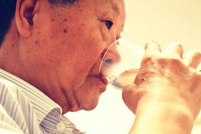 半夜口干，总要起夜喝水，是身体哪里出了问题？