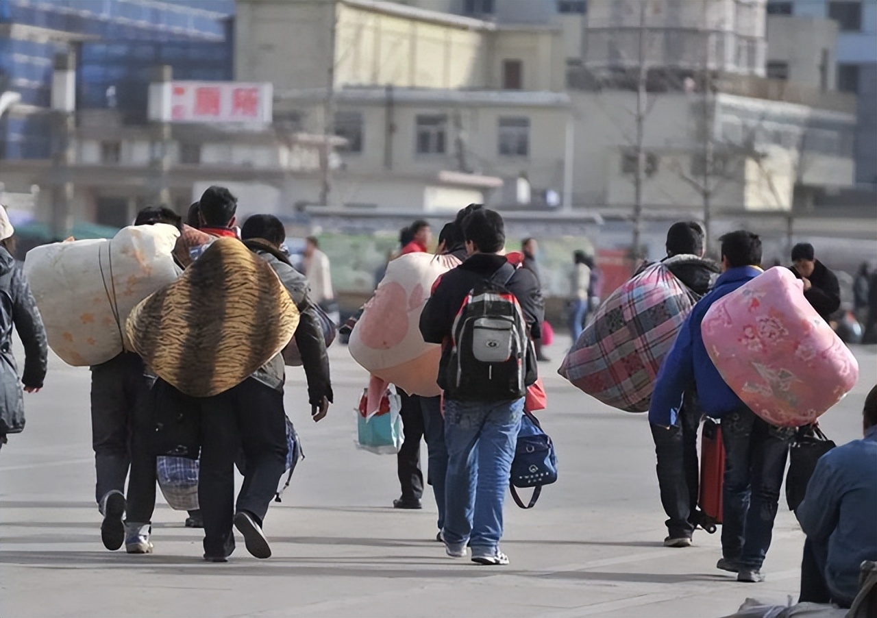 1993年,我在东莞制衣厂,与人事部大姐的朦胧情,却娶了她外甥女