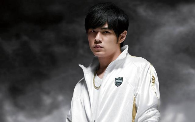 成龙|口水能过敏,天生没子宫,这10位明星的“隐疾”,困扰他们许久