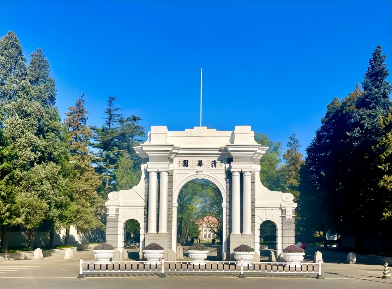 大学|23年国内重点大学梯次划分，清北意料之中，考进第三档就已是学霸