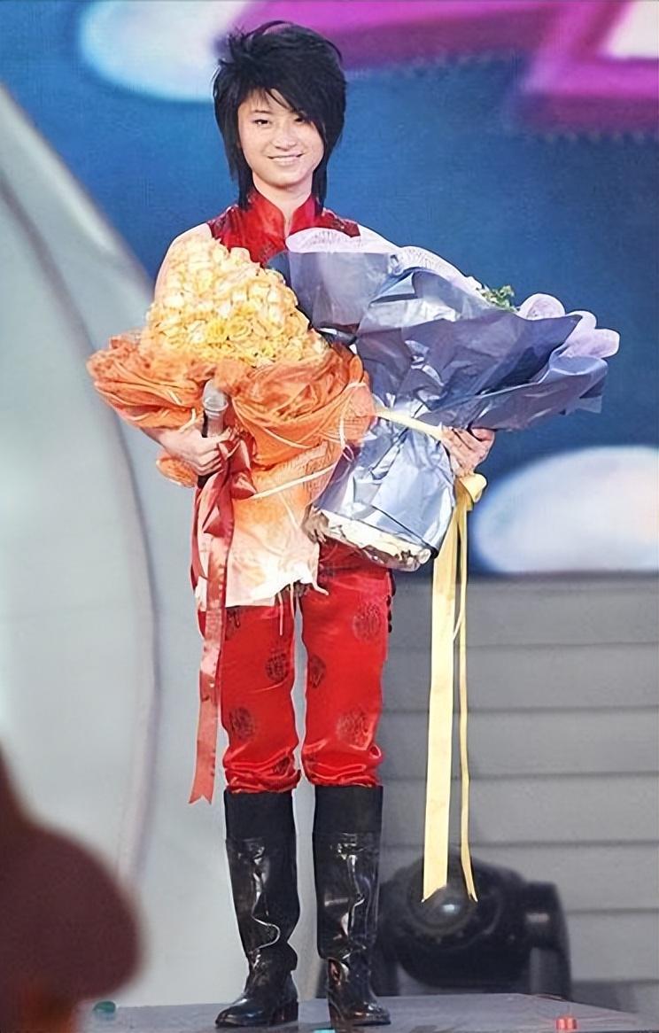 何洁|7位超女现状:李宇春患病,何洁卑微求上浪姐,还有一位被骗6亿!