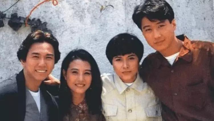 她突然去世，侮辱却早已开始