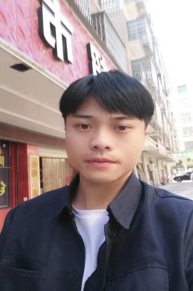 街头摆摊卖糯米饭，日赚500元，90后小伙：创业不易，认准就要坚持