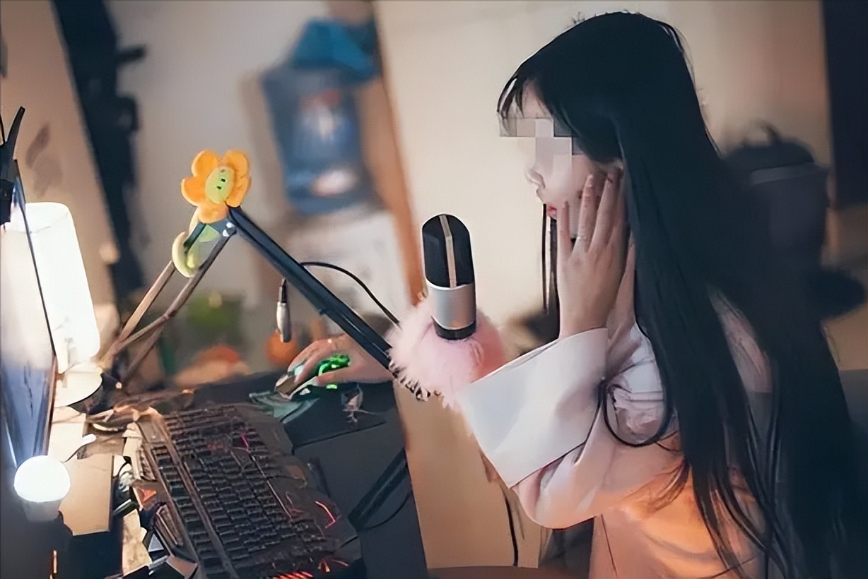 彻底翻车!网红疯狂吸粉1974万,现转拍性感视频,网友直呼辣眼睛