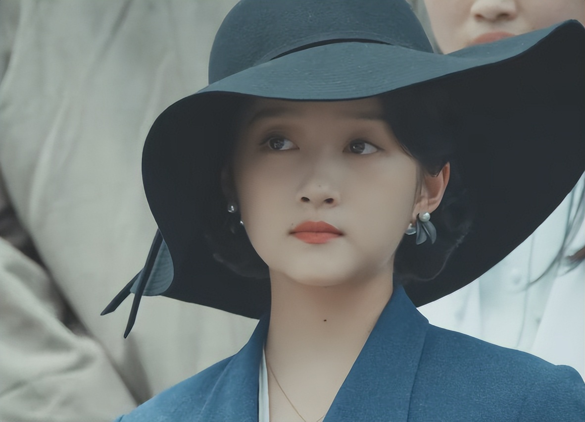 自然脸和“打针脸”的区别？26岁关晓彤与35岁赵奕欢，差别出来了