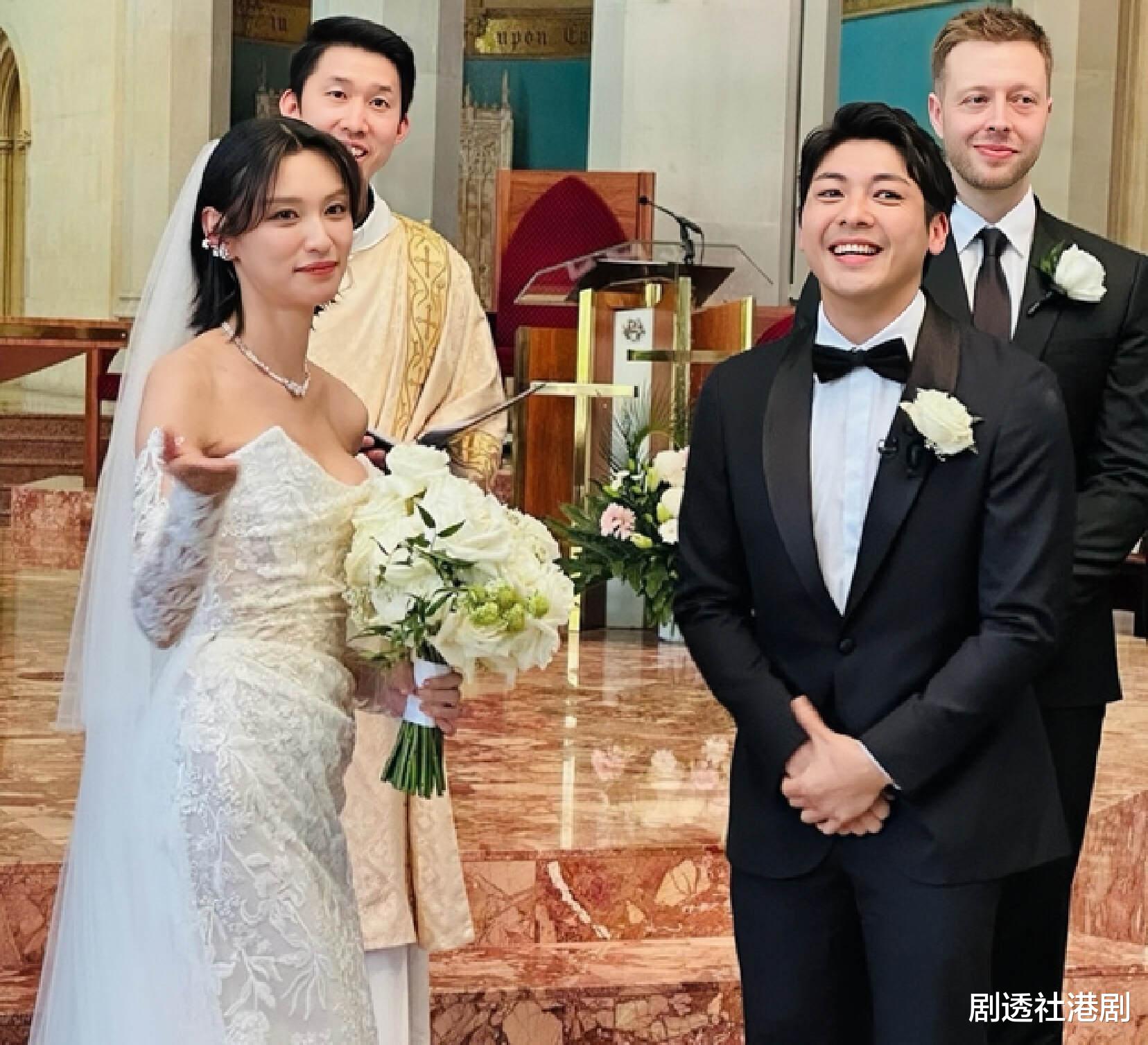 恭喜!香港知名女星与丈夫补办婚礼,未婚先孕做单亲妈妈多年