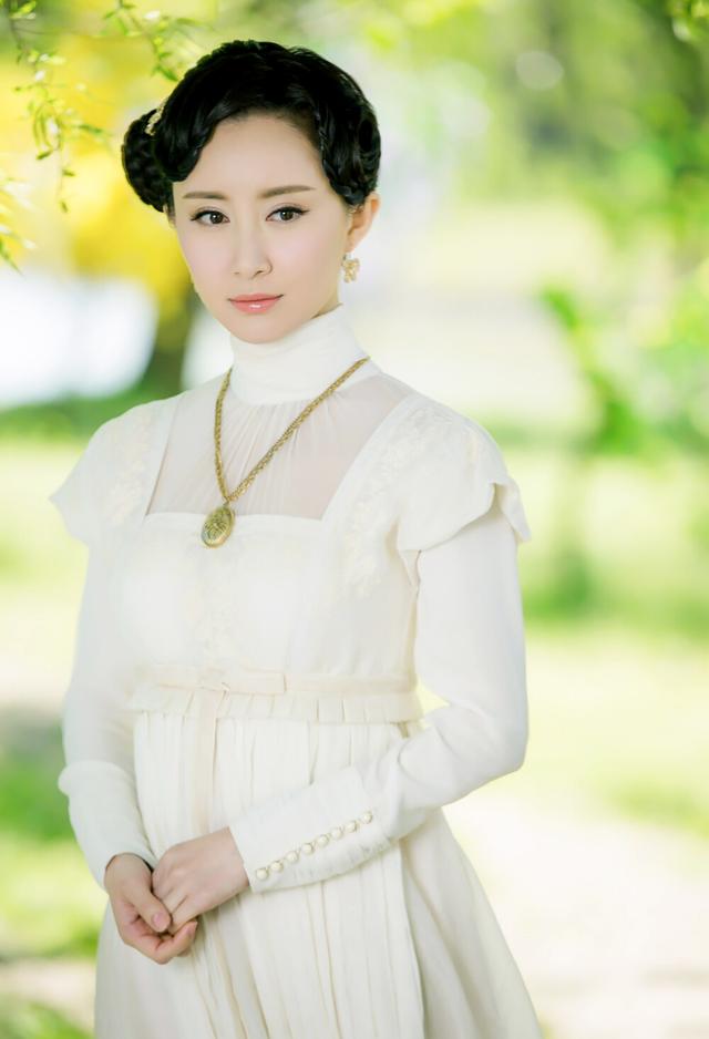 王鸥|盘点:那些戏比人红的女演员,演技颜值全没用