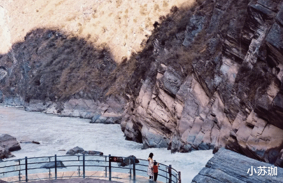 虎跳峡|壮丽的大峡谷“虎跳峡”，是游人的乐园，也是探险者的天堂