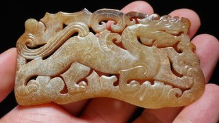 和田玉籽料|汉 和田玉籽料受沁 游丝毛雕 瑞兽龙纹 玉珮