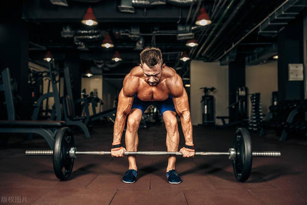 健身爱好者，为什么我不建议练硬拉？看完这3点，你也会不想练