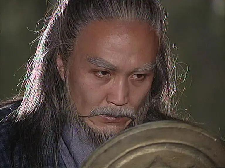 62岁费翔对比60岁吴刚,自然老去和医美老去的差距一目了然