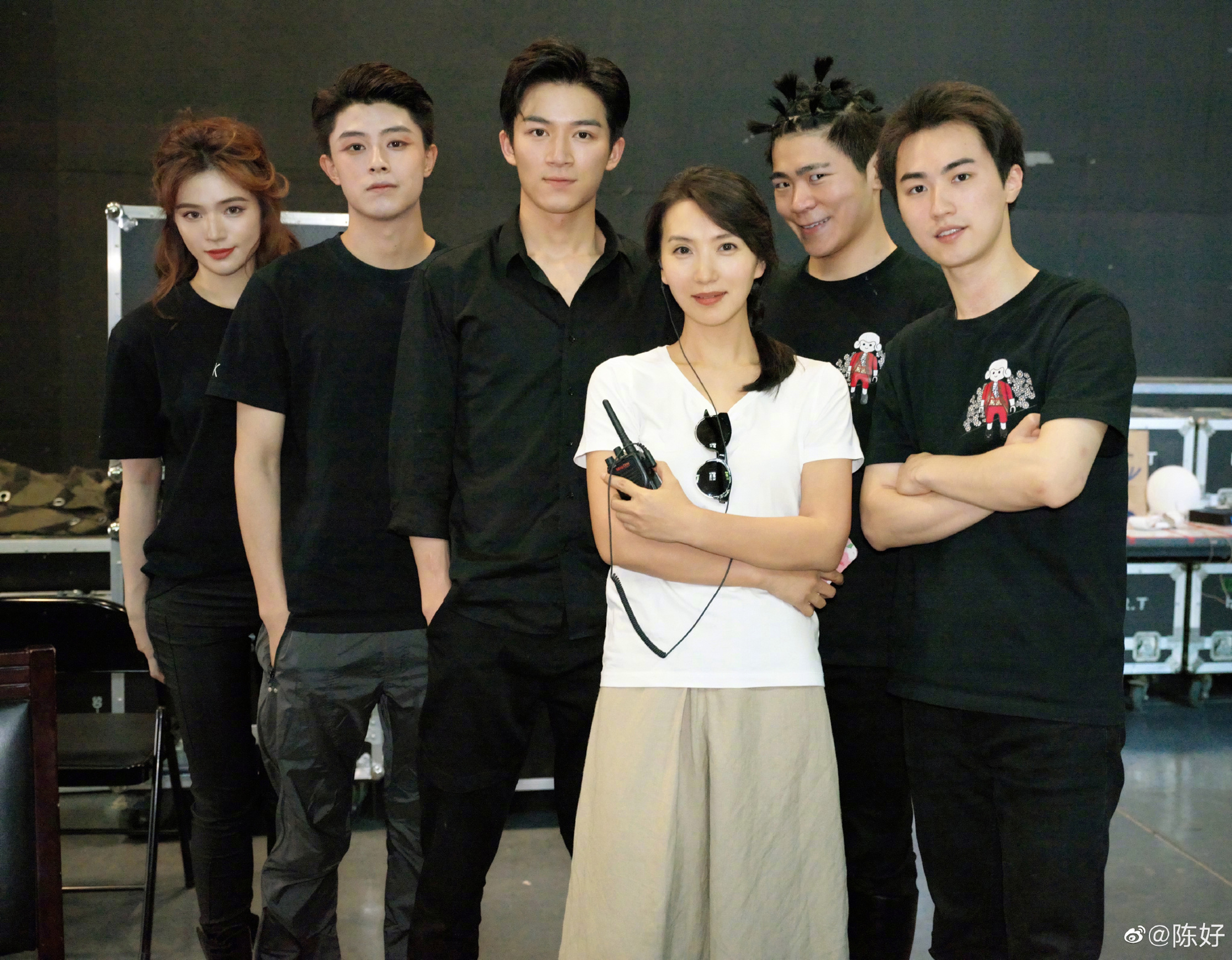 以为她们是无戏可拍，原来是改行当老师了，这5位女星名利说丢就丢