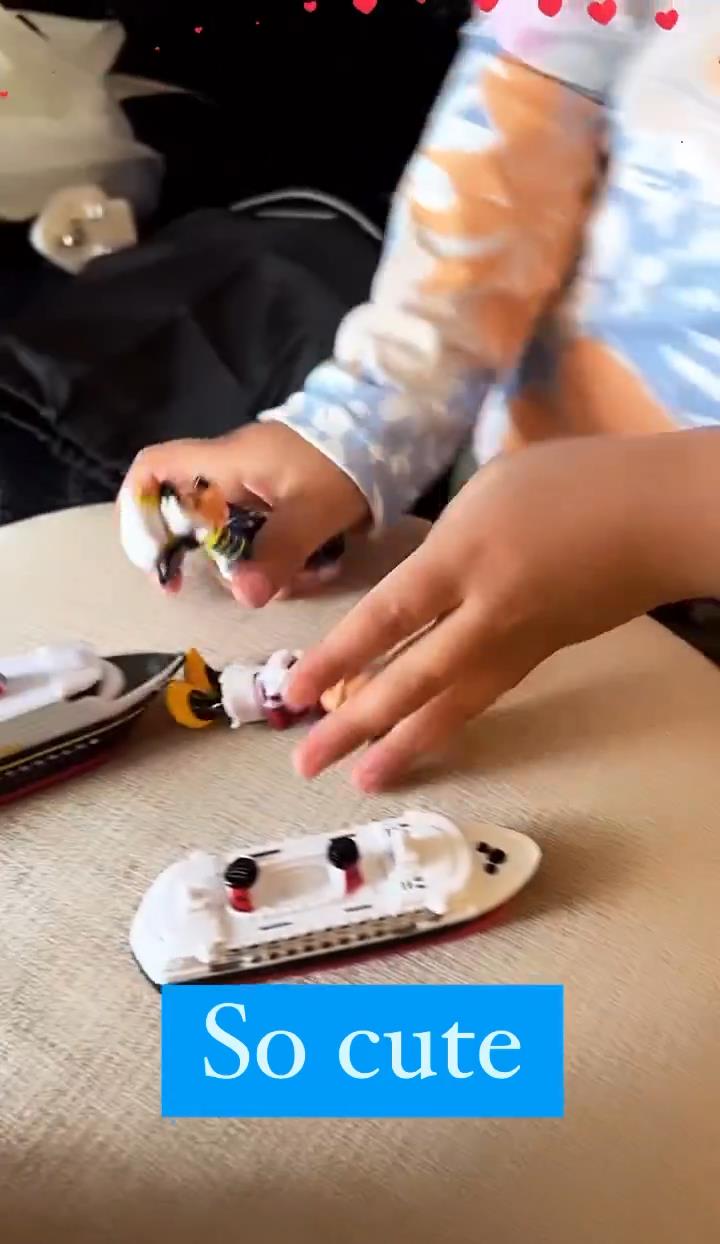 张柏芝|张柏芝公开3胎爱子正面照？和混血宝宝同框出镜，五官精致超帅气