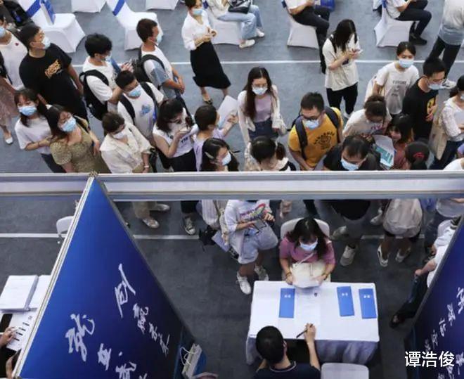 高校|招聘与就业“双难”源于高校培养体制混乱