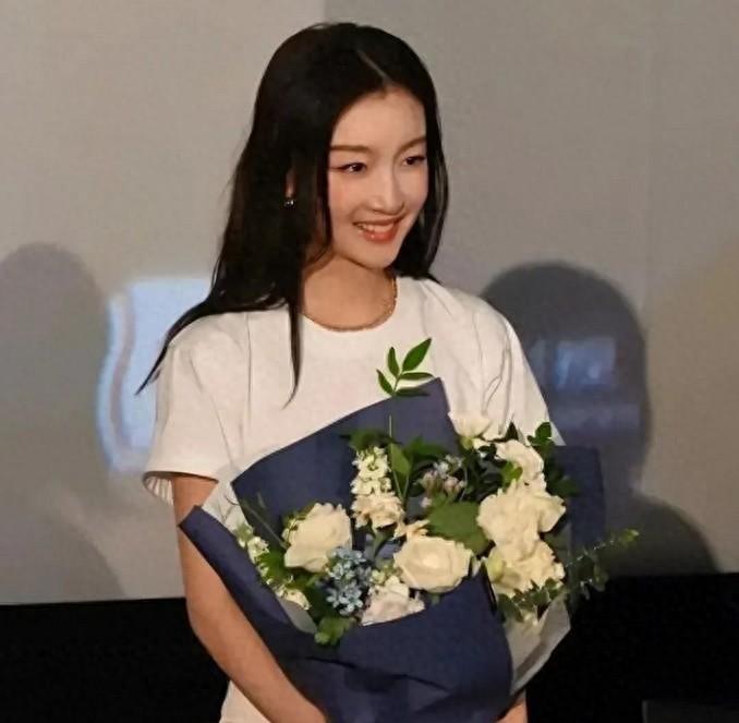 曾志伟拽的不是周冬雨的手,而是整个娱乐圈的丑陋,两人到底什么关系