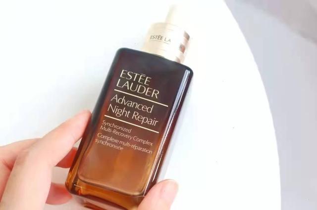 精华液推荐：对熬夜后皮肤的改善，美白补水保湿，让你拥有少女肌