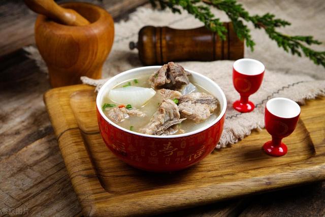 5个实用吃饭技巧，助你轻松瘦身不节食！