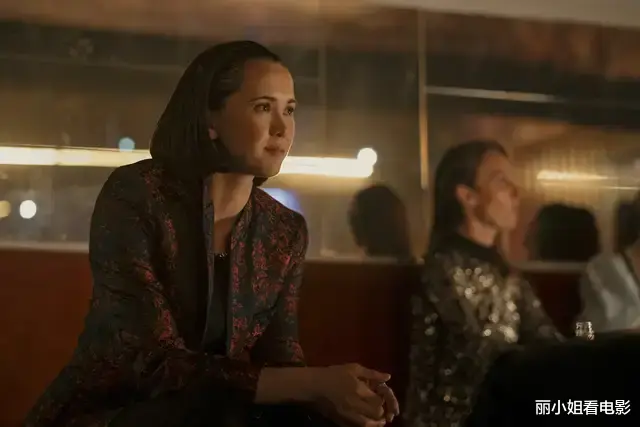 血腥、尺度、暴力,这部剧碾压今年所有美剧,网友说:污出天际线