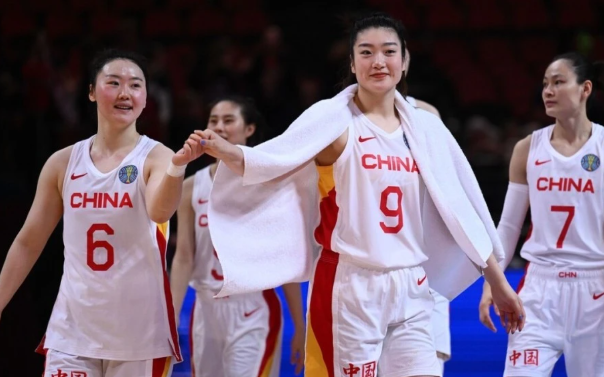 摆平了!李梦跳舞心情大好,张隆过户北京房子,前妻不再爆料妥协了