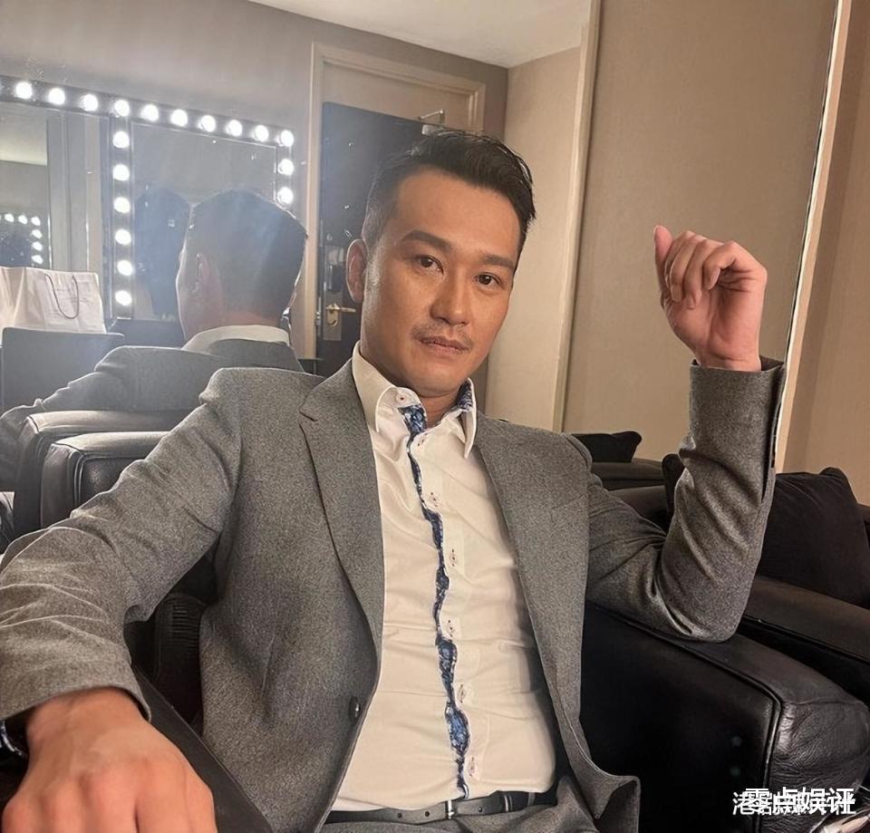 胡定欣前男友吴浩康工地打工:为家庭毫无保留付出,妻子感动落泪