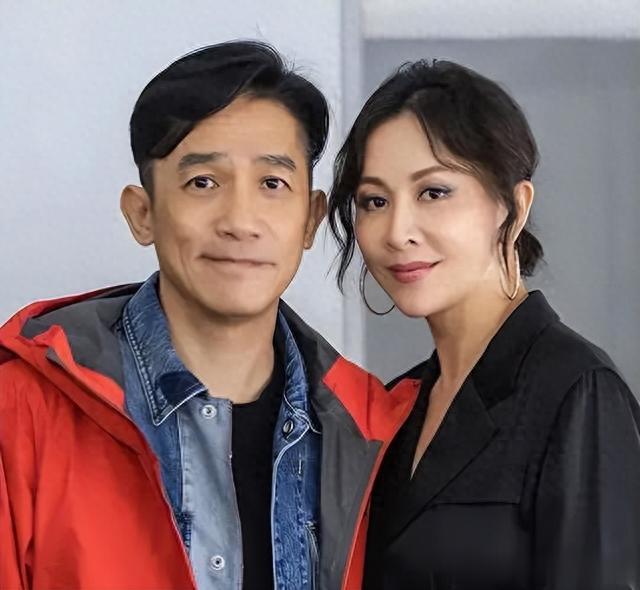 5对丁克的明星,4对还在坚持,却有1对丈夫偷偷和别人搞出了娃!