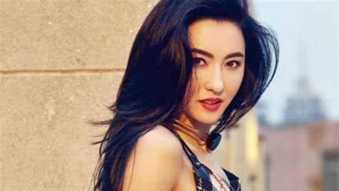 港媒称张柏芝已秘密领证，三胎生父终于曝光，是谢霆锋父亲的好友