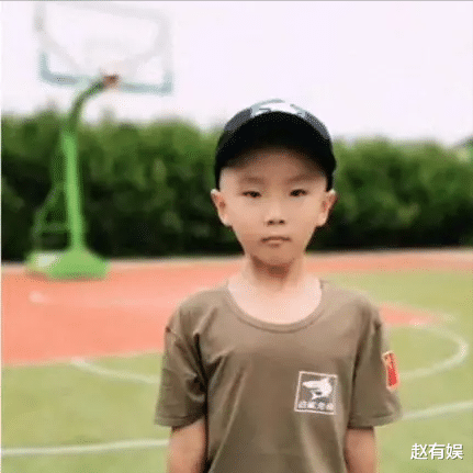 央视主持人管彤：这辈子最正确的决定，就是42岁还为普通丈夫生子