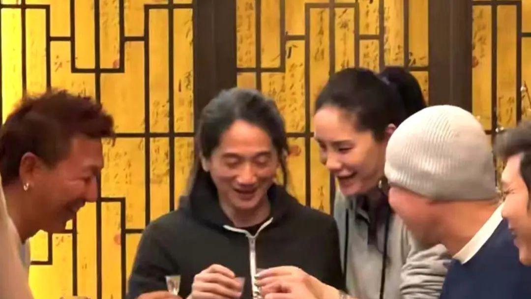 陈羽凡|陈羽凡携女友与高旗聚餐，女方无名指戴着鸽子蛋，疑似已结婚！