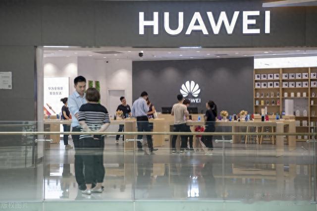 Mate60 Pro卖爆,任正非只说2个字:人才,去年华为研发费1615亿元