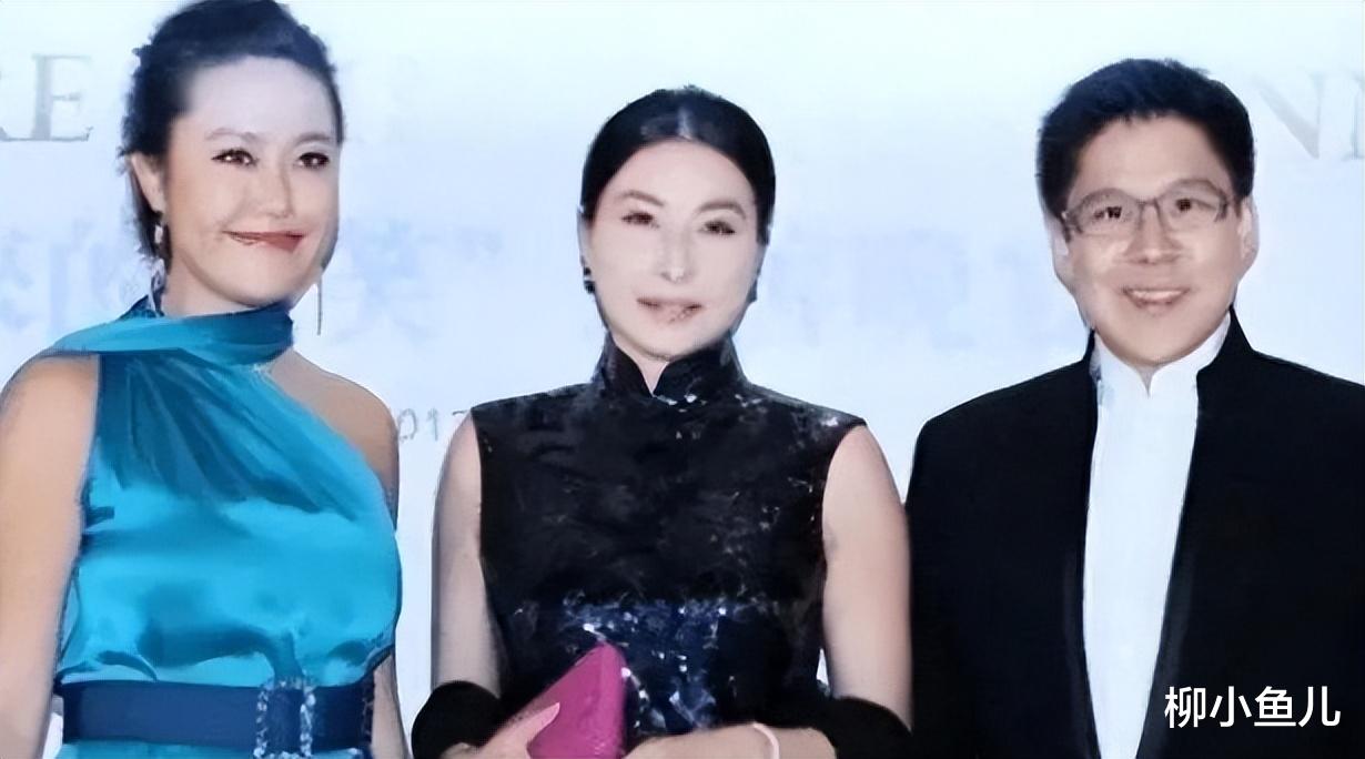 郭晶晶闺蜜赤身抱5个月女儿跳楼自杀，网友：背后的真相不简单！